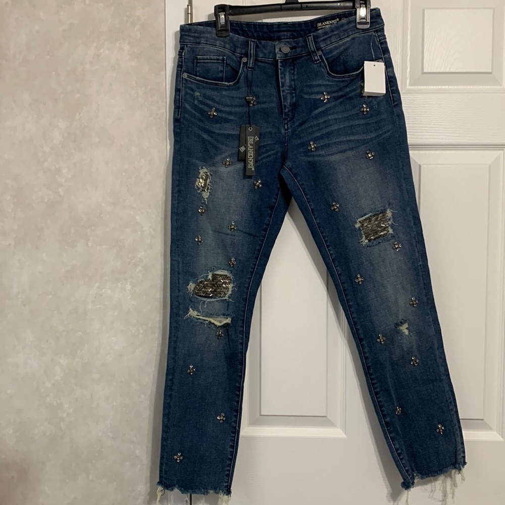 BlankNYC women’s crop girlfriend jeans. 29 waist